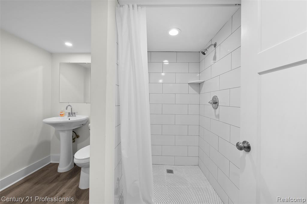 745 Hawthorne Drive, Bloomfield Hills, MI 48304 — Photo 35