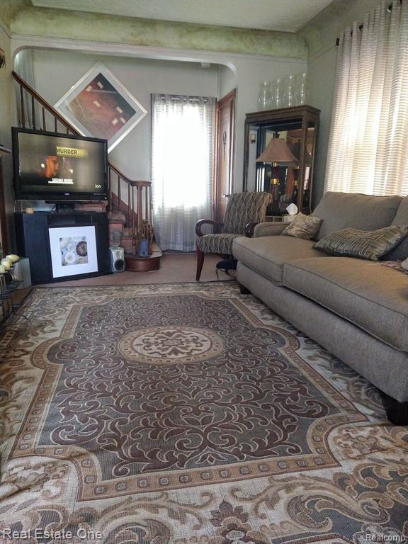 8040 WHITCOMB Street, Detroit, MI 48228 — Photo 4