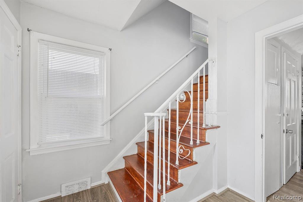 7747 APPOLINE Street, Dearborn, MI 48126 — Photo 25