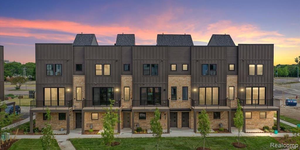 1048 Hampton Circle