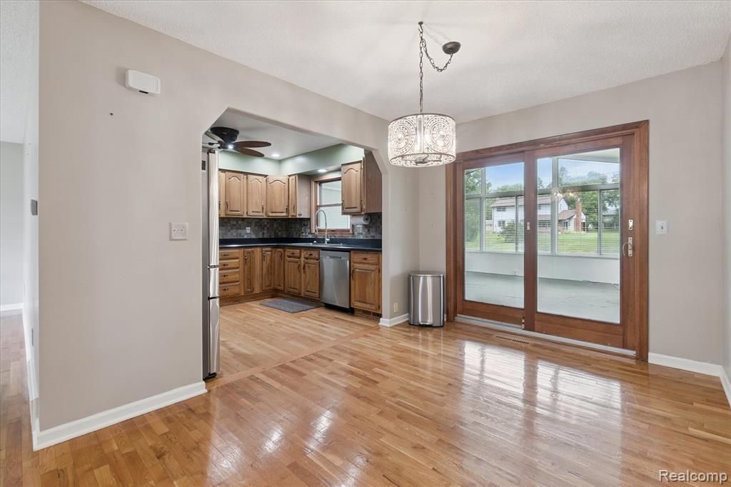 6233 Golfview Drive, Burton, MI 48509 — Photo 11