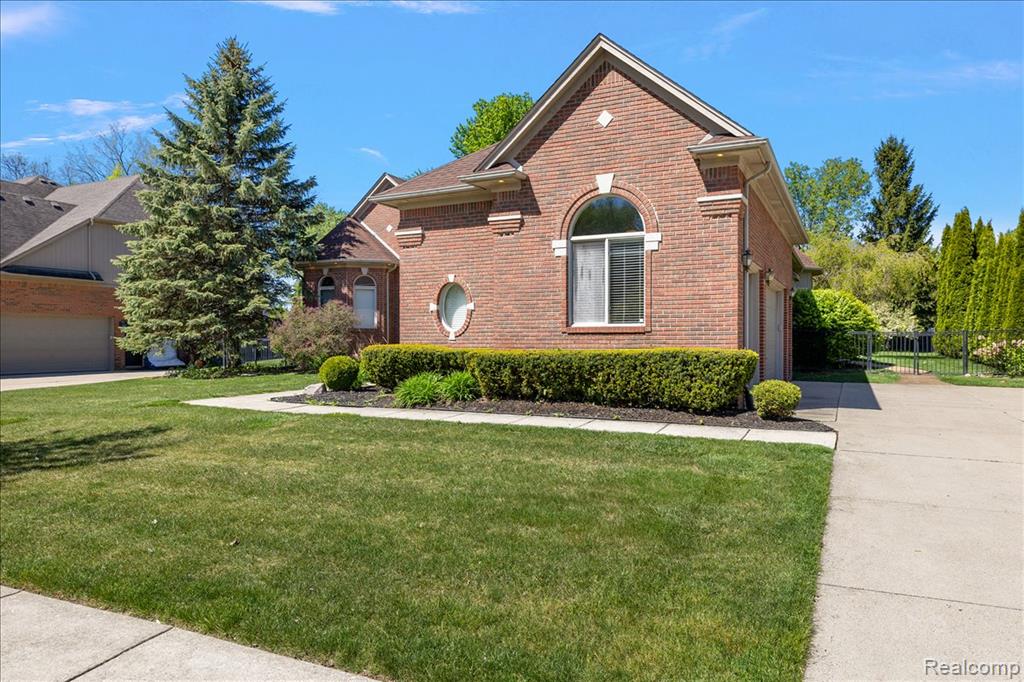 49763 Decker Drive, Shelby Twp, MI 48317 — Photo 4