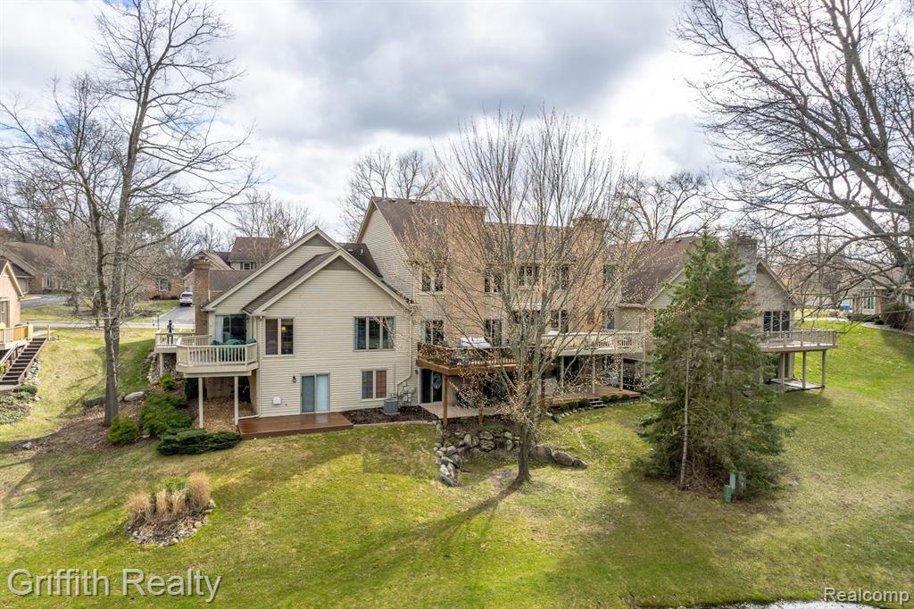 4553 GOLF VIEW Drive, Brighton, MI 48116 — Photo 9