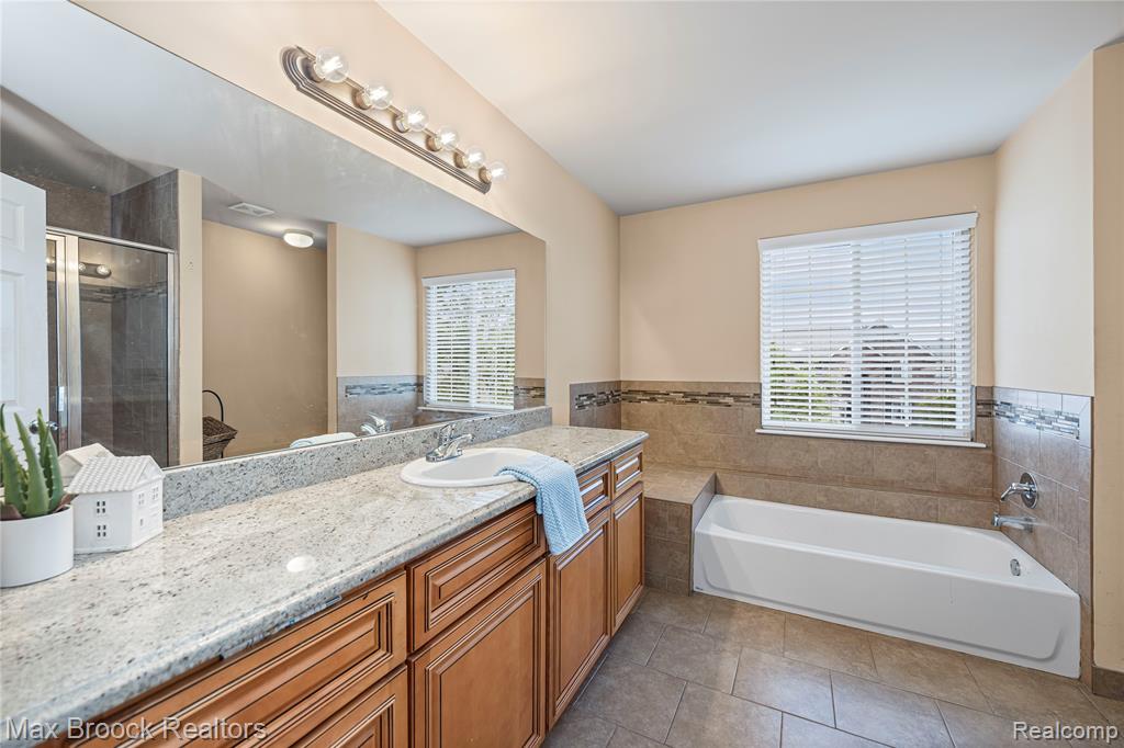 5142 Trailwood Lane, Warren, MI 48092 — Photo 20