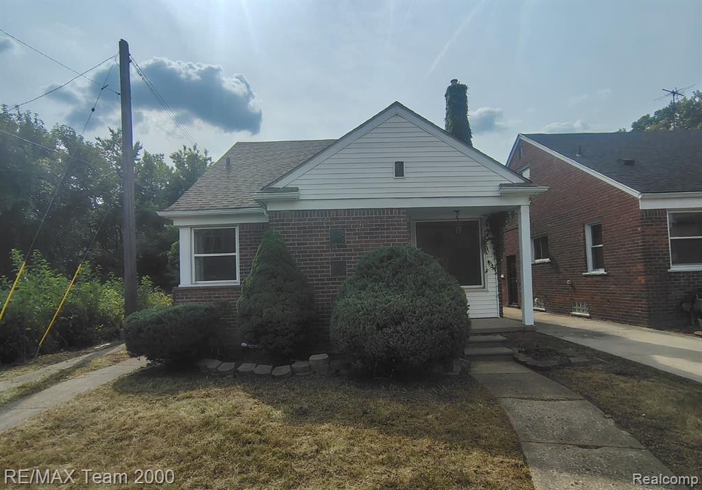 9527 Mettetal Street, Detroit, MI 48227