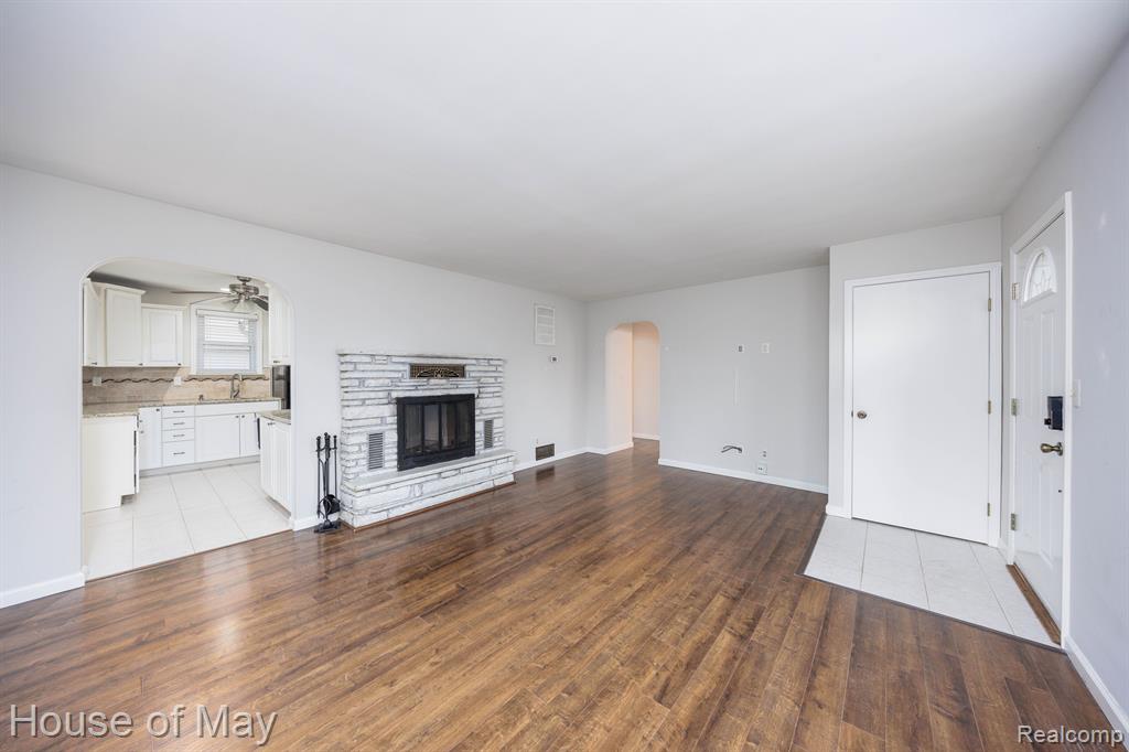 4822 FILER Street, Waterford, MI 48328 — Photo 5
