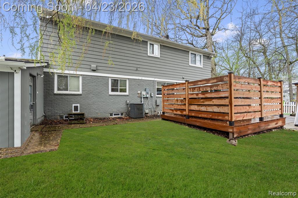 3226 Hartslock Woods Drive, West Bloomfield, MI — Photo 33