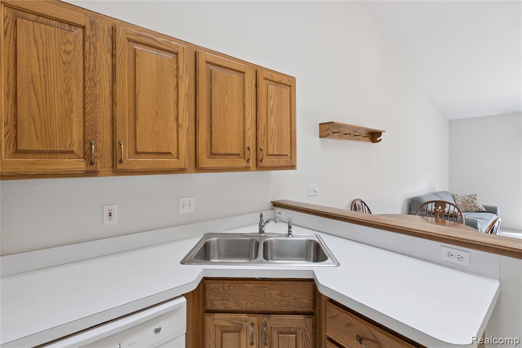 9522 Weeping Cherry Court, Davison, MI 48423 — Photo 8
