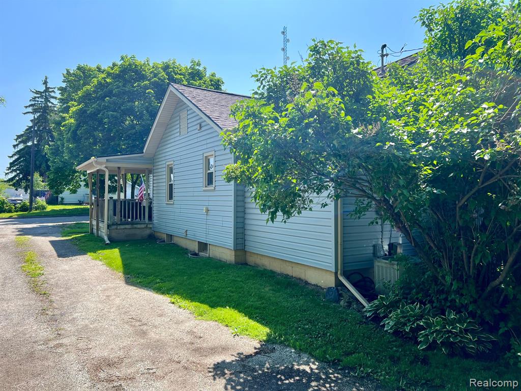 54 HIGLEY Street, Lapeer, MI 48446 — Photo 3