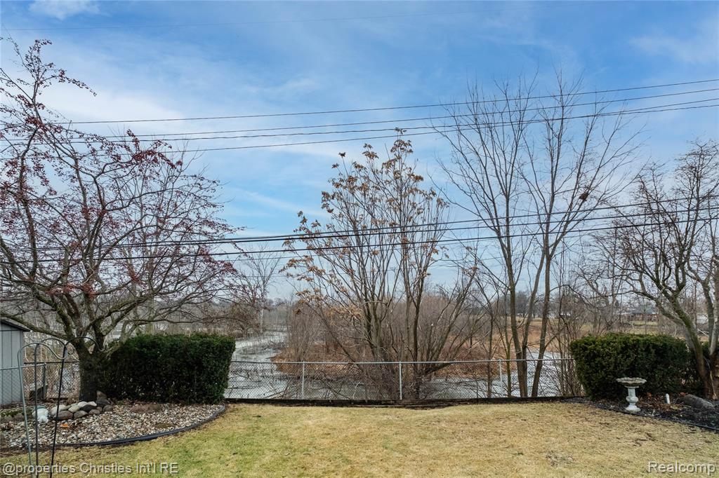 7479 Carrousel Boulevard, Westland, MI — Photo 7