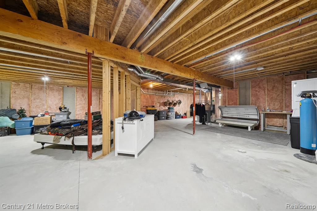 9119 Hegel Road, Goodrich Vlg, MI — Photo 38