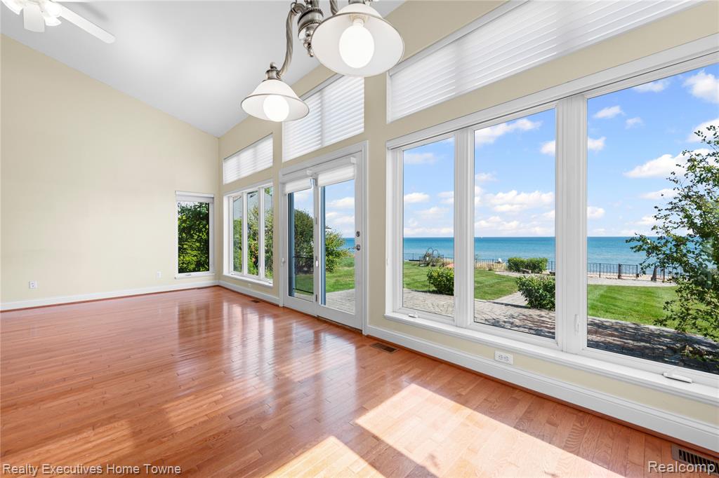 5802 Lakeshore Road, Fort Gratiot, MI 48059 — Photo 34