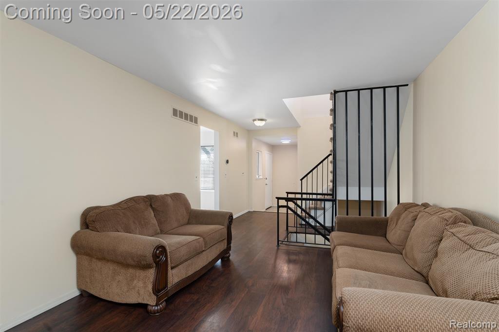 32105 W 12 Mile Road, Farmington, MI 48334 — Photo 9