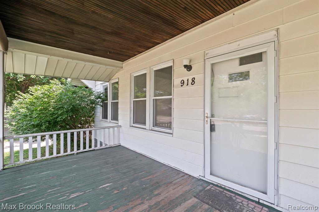 918 Saint Louis Street, Ferndale, MI 48220 — Photo 5