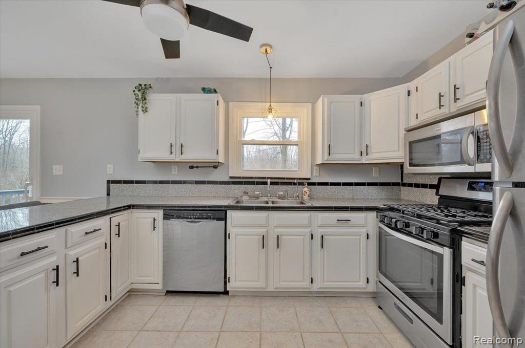 8716 CURRIE Road, Northville, MI 48168 — Photo 11