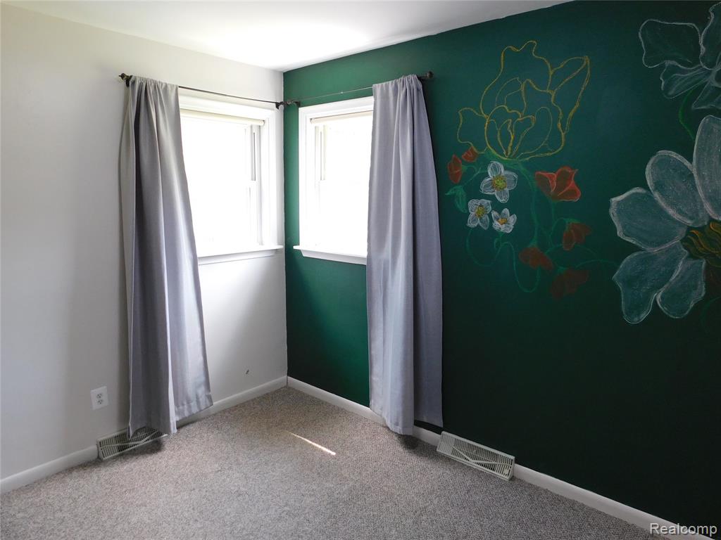 16740 College, Fraser, MI 48026 — Photo 22