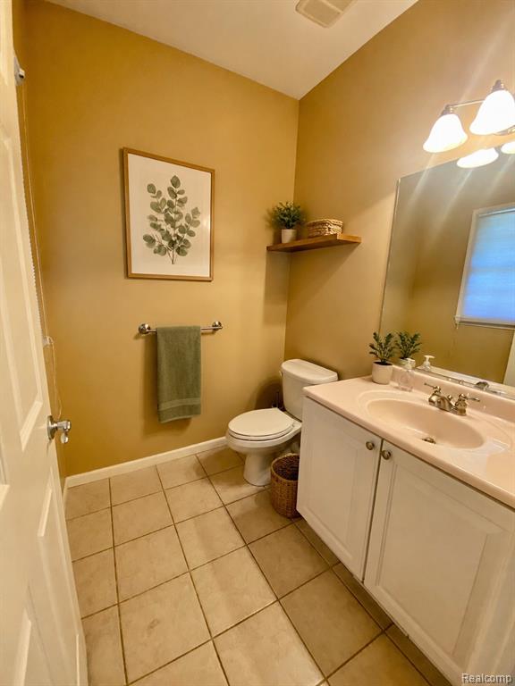 8095 Woodstone Court, Grand Blanc, MI 48439 — Photo 12