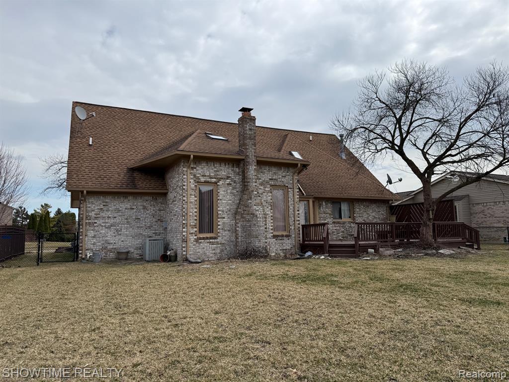 40537 DENBIGH Drive, Sterling Heights, MI 48310 — Photo 37