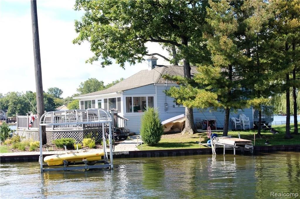752 Preston Island, Orion, MI 48362 — Photo 5