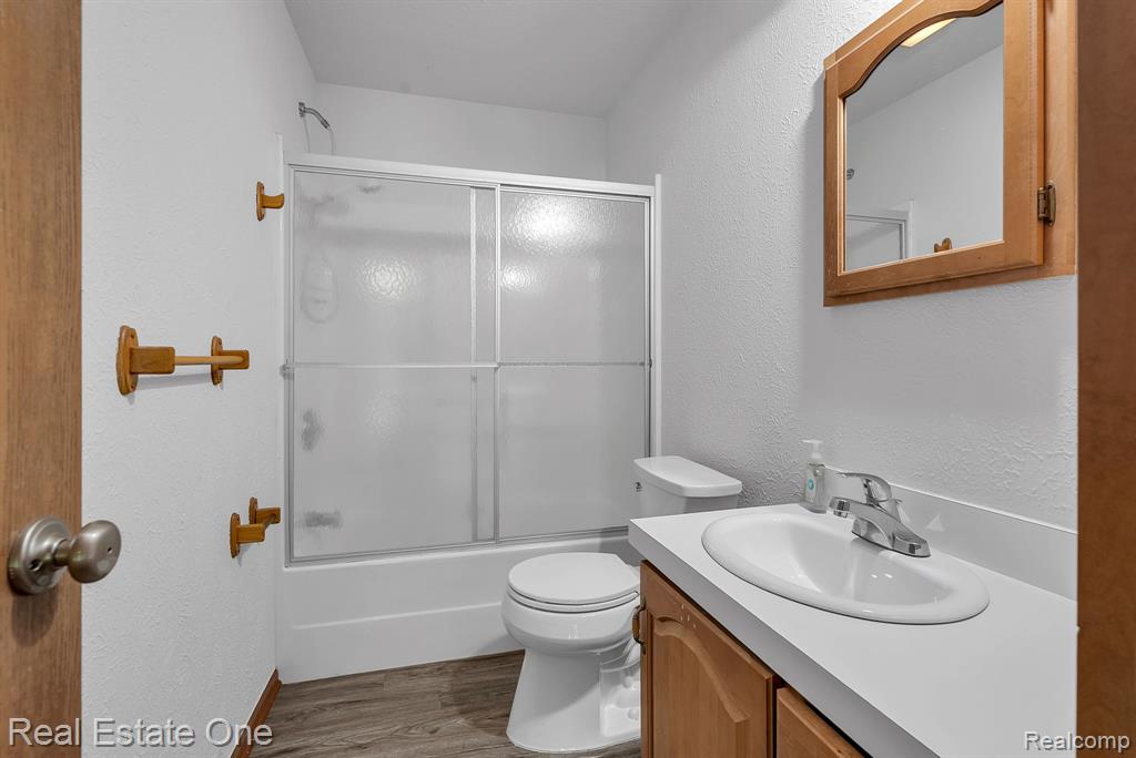 72021 Romeo Plank Road, Armada, MI — Photo 27