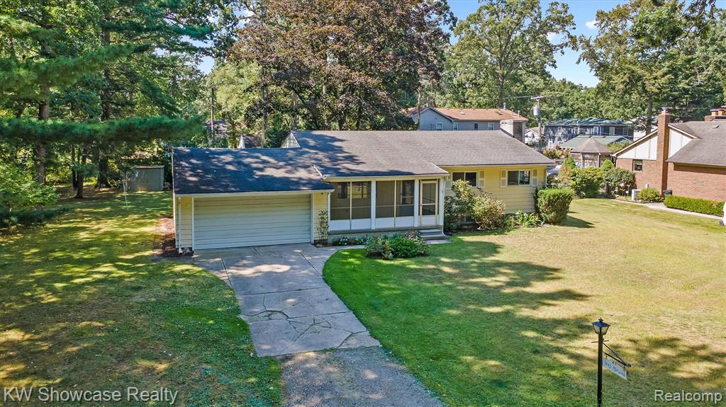 1445 Mariposa Drive, Wixom, MI 48393 — front exterior