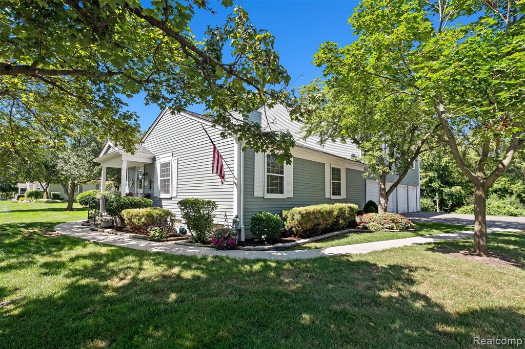 375 Neptune Drive, Walled Lake, MI 48390 — Photo 25