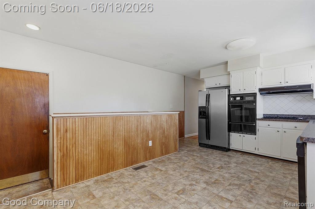 8246 Independence Drive, Sterling Heights, MI 48313 — Photo 6