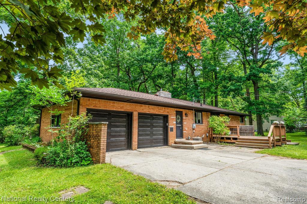 4211 WOODMONT Drive, Waterford, MI 48329 — Photo 25