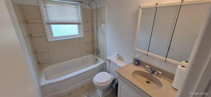 92 Kalama E, Madison Heights, MI 48071 — Photo 10