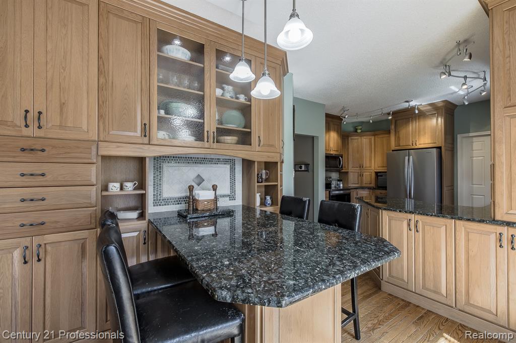 5492 E Alyssa Court, White Lake, MI 48383 — Photo 21