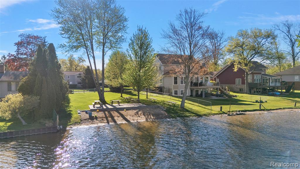 15 Pleasant Lake Drive, Waterford, MI 48327 — Photo 64