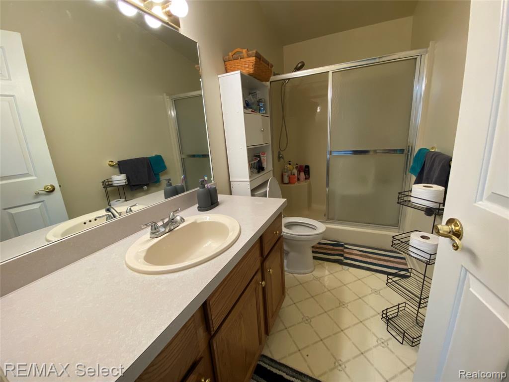 5024 Harbor Oak Drive, Waterford, MI 48329 — Photo 27