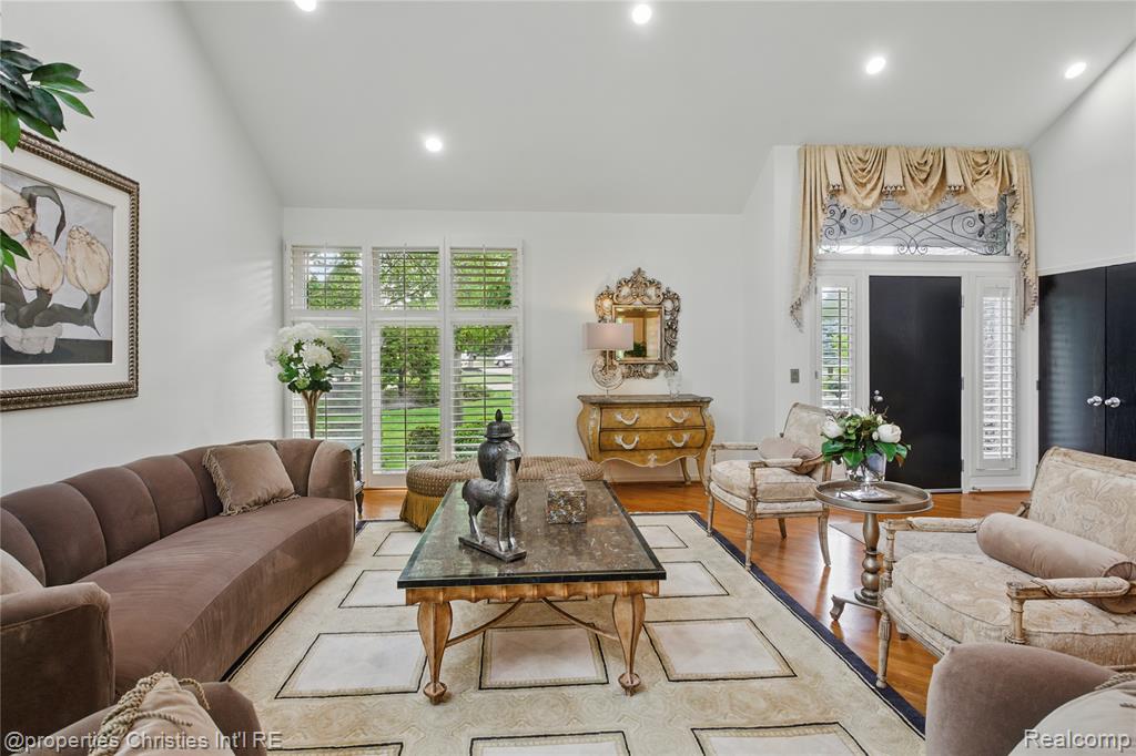 4713 Mada Court, West Bloomfield, MI — Photo 10