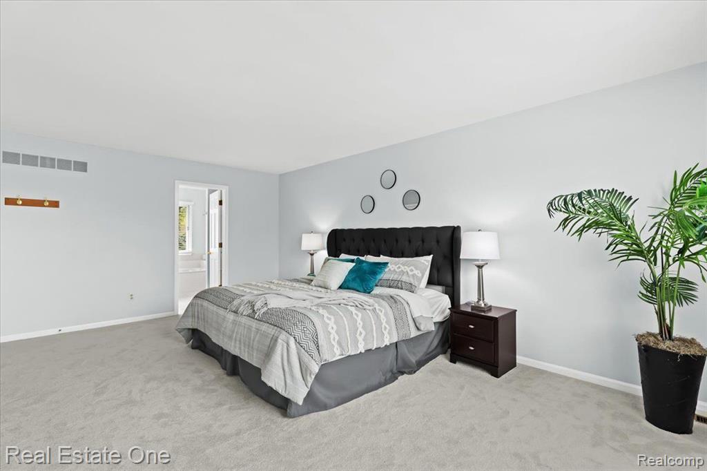 585 Dorchester Way, Milford, MI 48381 — Photo 58