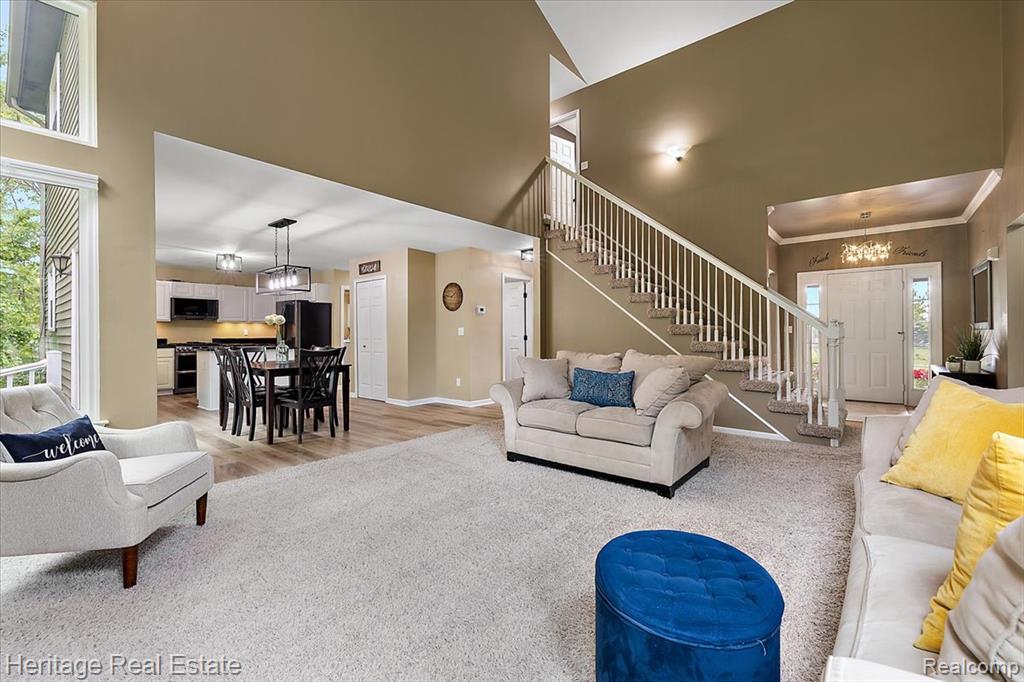 624 Glenmoor Drive, Oxford, MI 48371 — Photo 10
