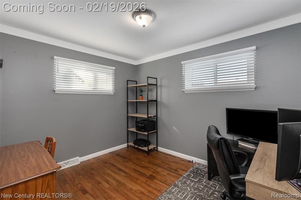 896 E Dallas Avenue, Madison Heights, MI 48071 — Photo 20