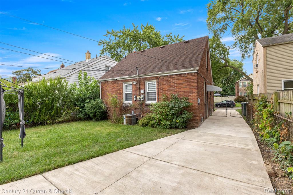 7841 Barrie Street, Dearborn, MI 48126 — Photo 32