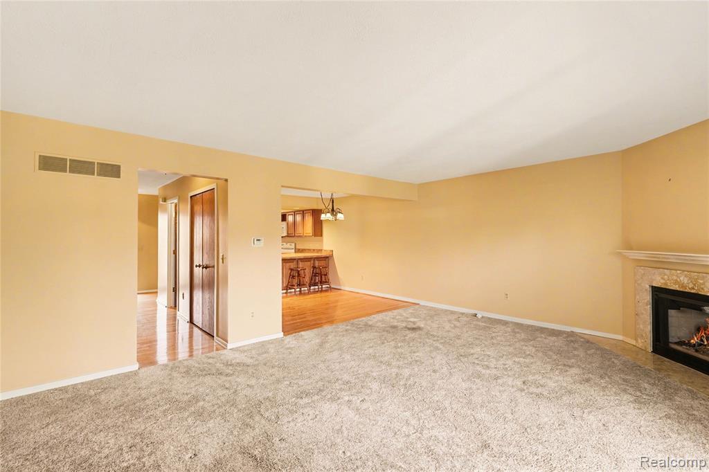 6824 Northcrest Way E, Clarkston, MI — Photo 9
