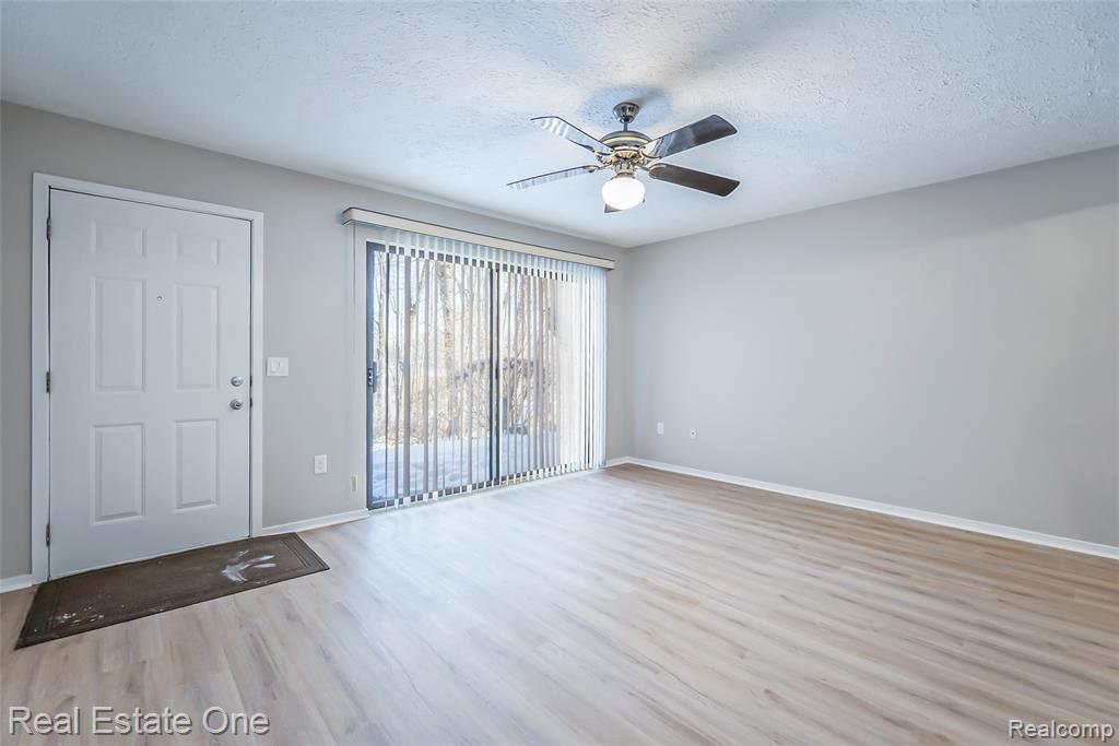 410 Spring Brooke Drive, Brighton, MI 48116 — Photo 5