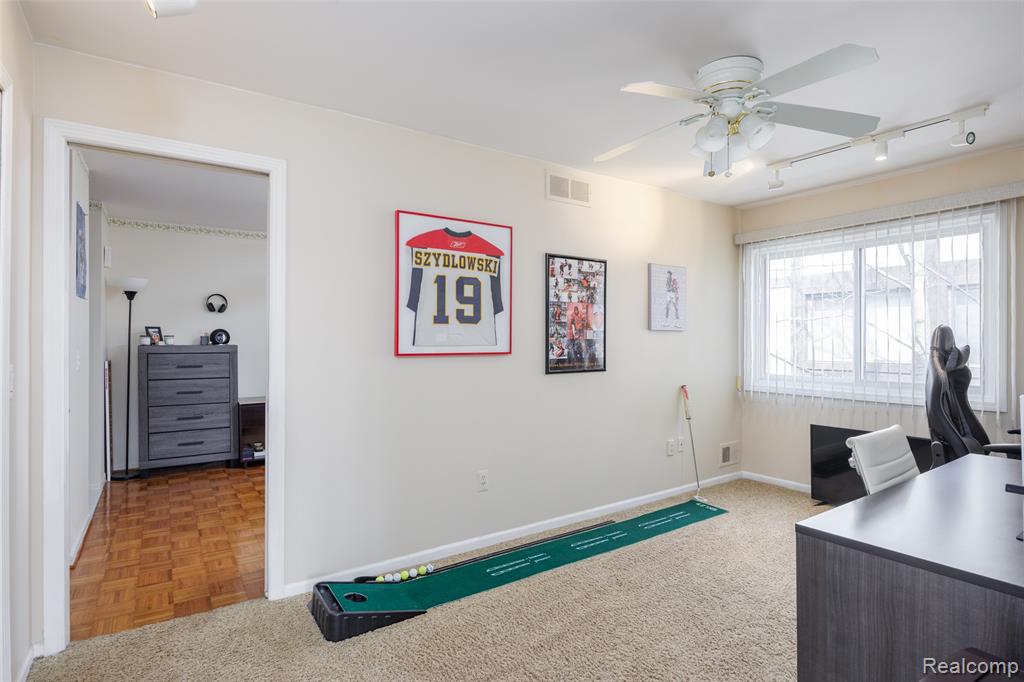 517 Country Club Drive, Saint Clair Shores, MI 48082 — Photo 14