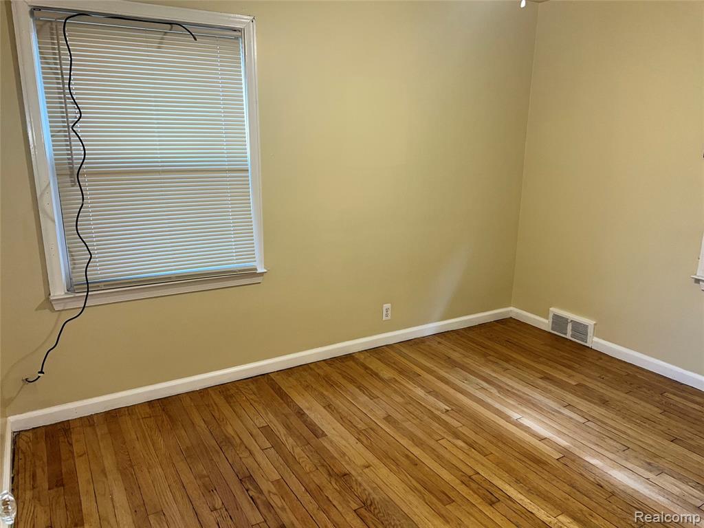 8750 E Outer Drive, Detroit, MI 48213 — Photo 14