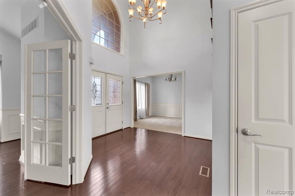 42088 Woodglen Drive, Novi, MI — Photo 19