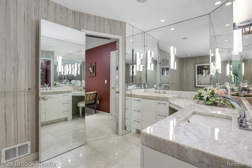 7248 SIMSBURY Drive, West Bloomfield, MI — Photo 30