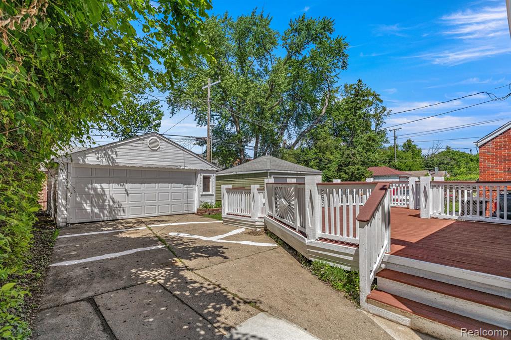 9131 WHITCOMB Street, Detroit, MI 48228 — Photo 34