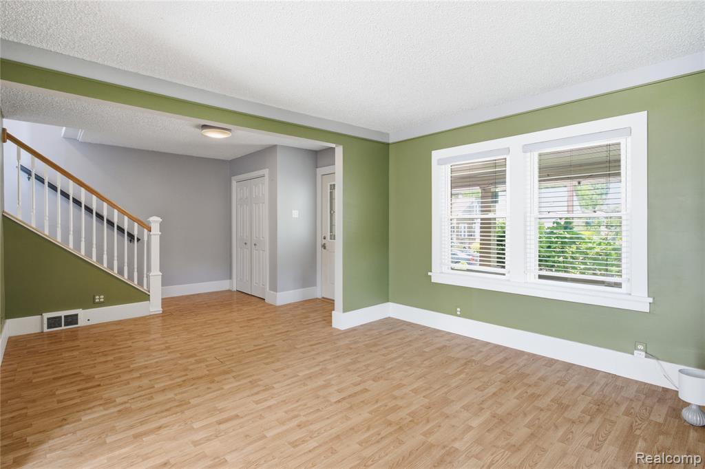 536 E Maplehurst Street, Ferndale, MI 48220 — Photo 12