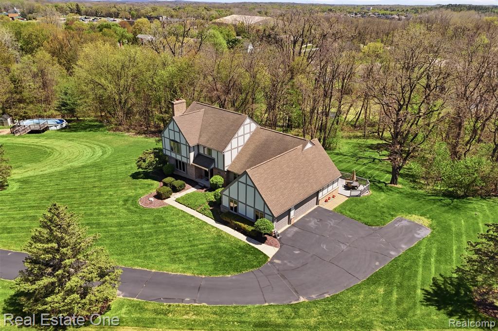 6514 Mountview Court, Brighton, MI 48116 — Photo 34