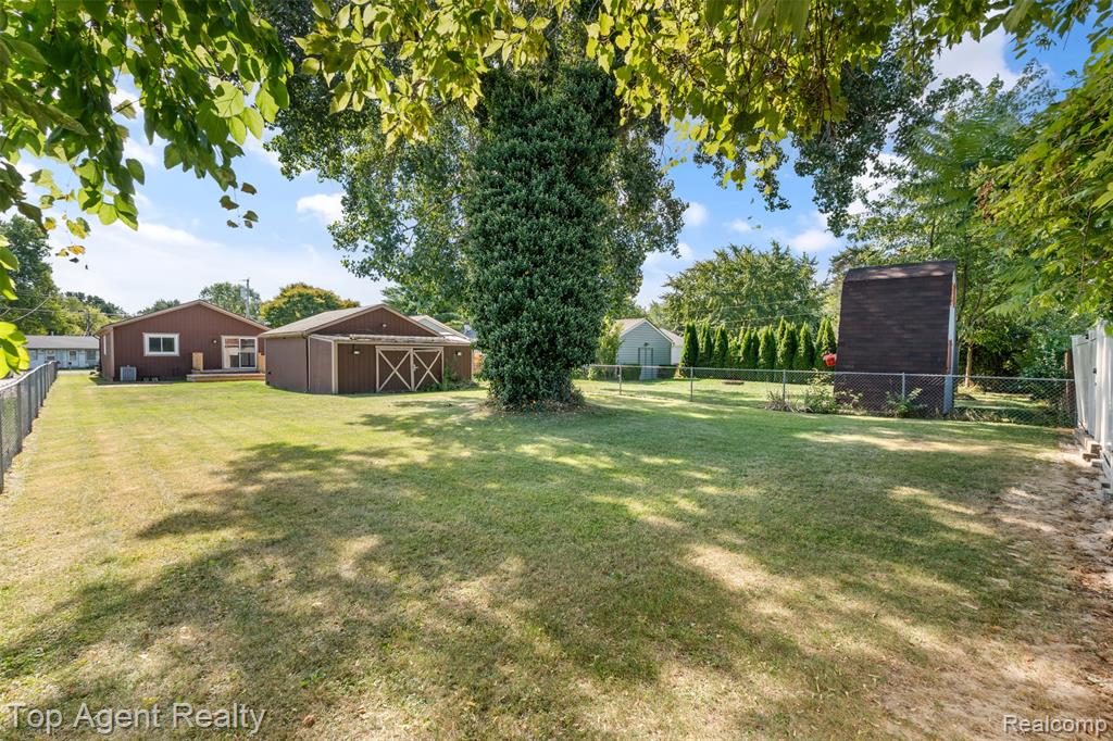 49431 Fuller Road, Chesterfield, MI — Photo 24