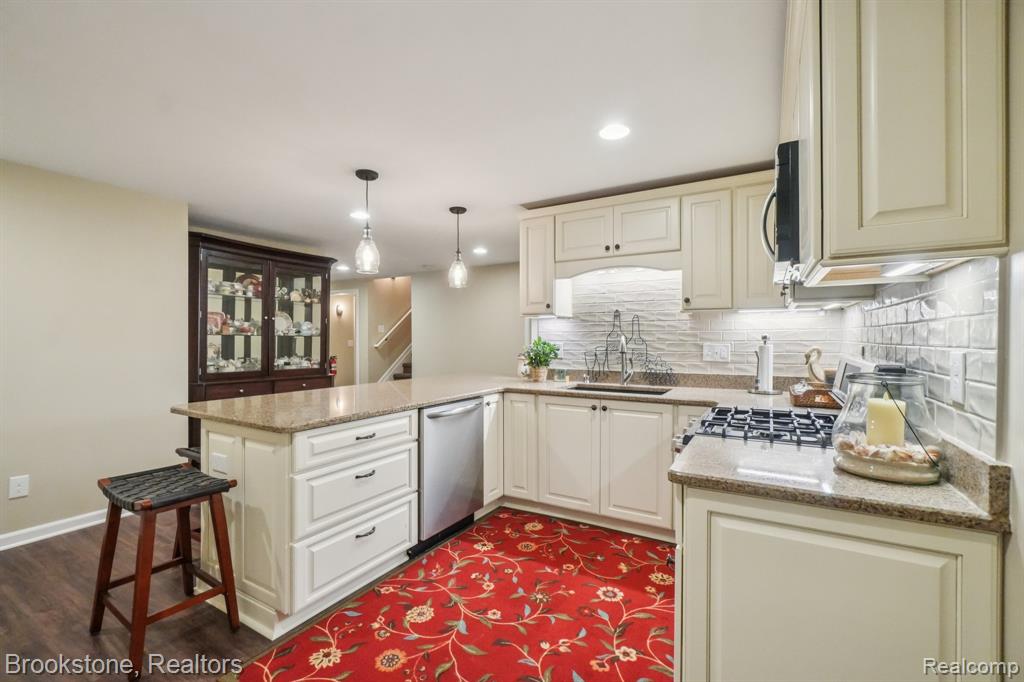 5947 Blackberry Lane, Clarkston, MI 48348 — Photo 48