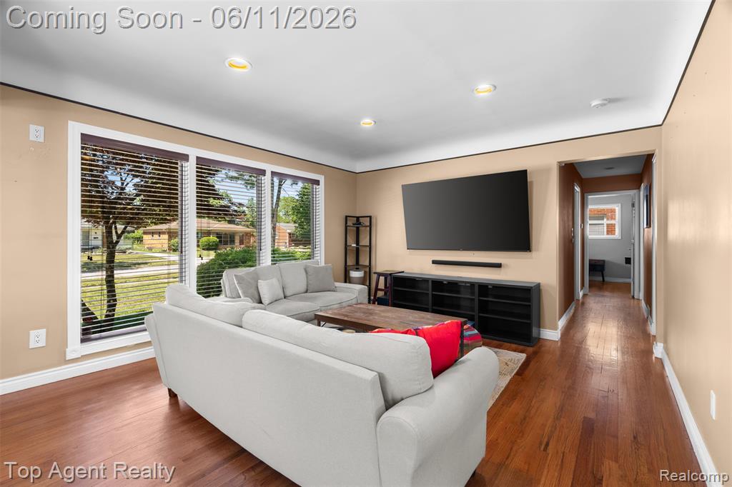 8908 Birkhill Drive, Sterling Heights, MI 48314 — Photo 7