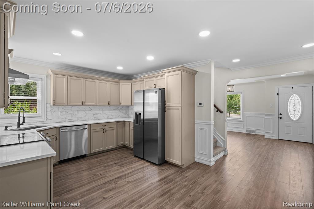 8316 Speedway Drive, Utica, MI 48317 — Photo 8